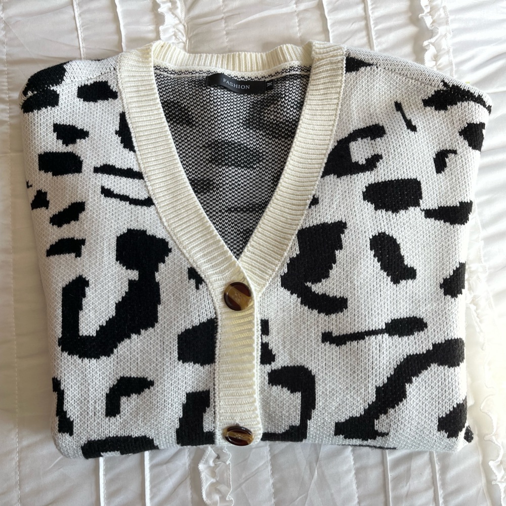 B&W Women’s Cardigan